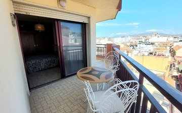 Property slide 32