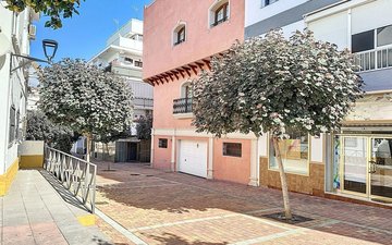 Property slide 32