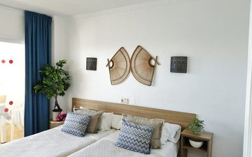 Property slide 25