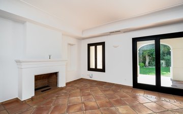 Property slide 10