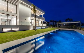 Property slide 21