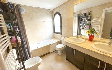 Property slide 15