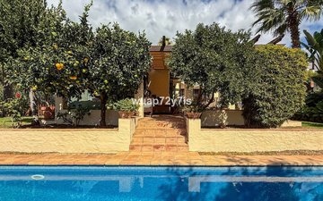 Property slide 32