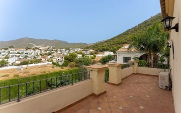 Property slide 28