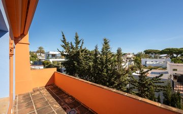 Property slide 52