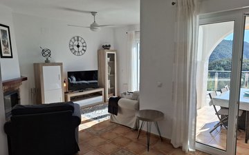 Property slide 32