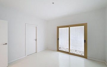 Property slide 31