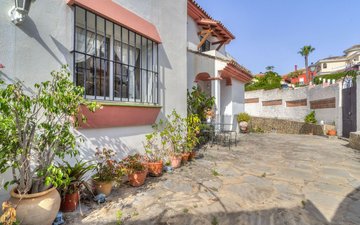 Property slide 10