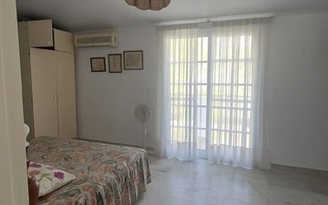 Property slide 32