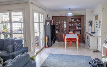 Property slide 10
