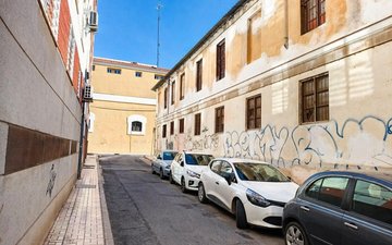 Property slide 10