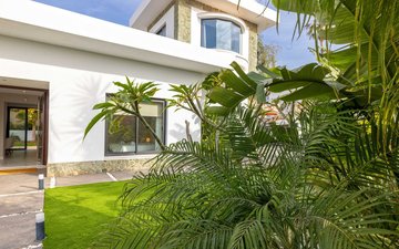 Property slide 18