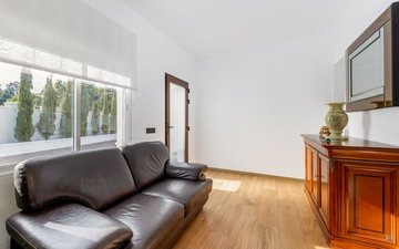 Property slide 21