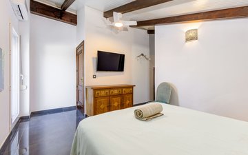 Property slide 48
