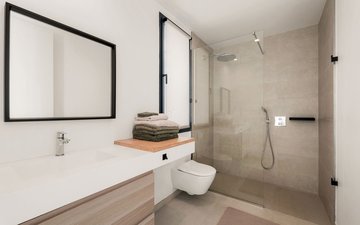 Property slide 32