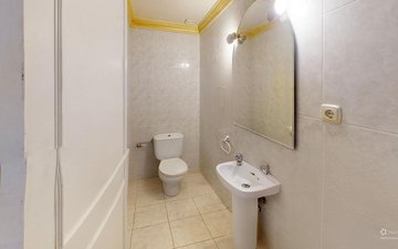 Property slide 21