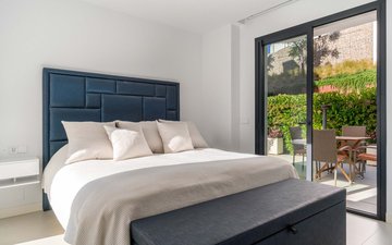 Property slide 32