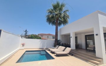 Property slide 18