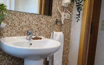 Property slide 25
