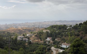 Property slide 32