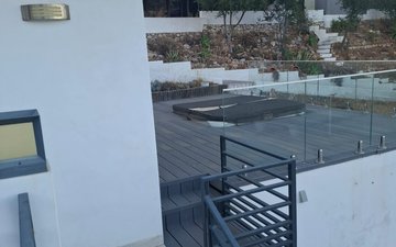 Property slide 32