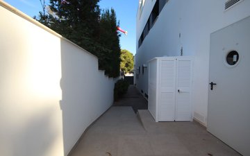 Property slide 17
