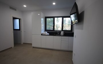 Property slide 20