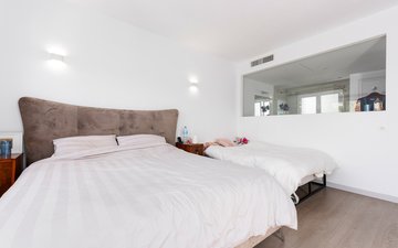 Property slide 22