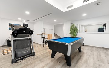 Property slide 32