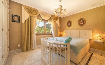 Property slide 17