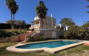 Property slide 32