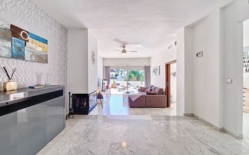 Property slide 25