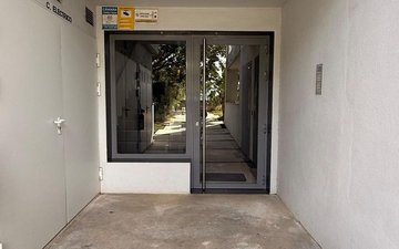 Property slide 60
