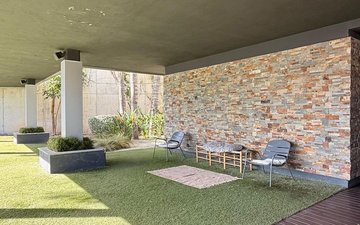 Property slide 76
