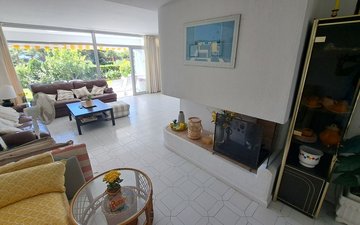 Property slide 10