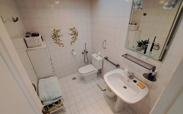 Property slide 20