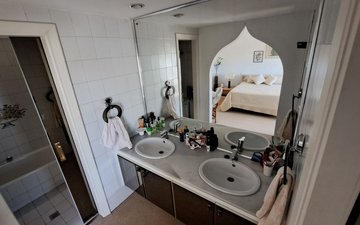 Property slide 25