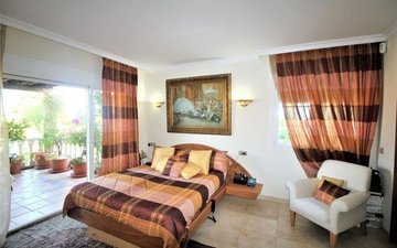 Property slide 25