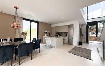 Property slide 10