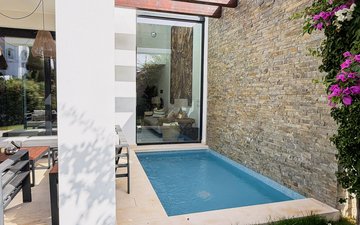 Property slide 44
