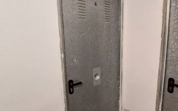 Property slide 32