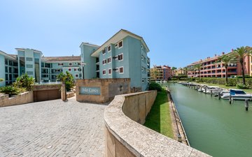 Property slide 18