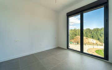 Property slide 32