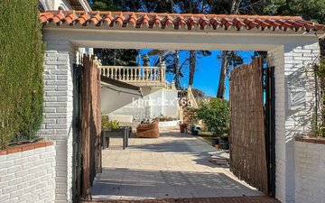 Property slide 75