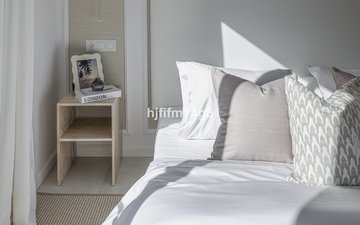 Property slide 32
