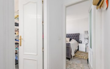 Property slide 44