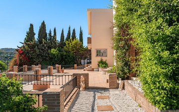 Property slide 10