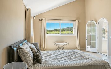 Property slide 32