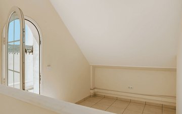 Property slide 46