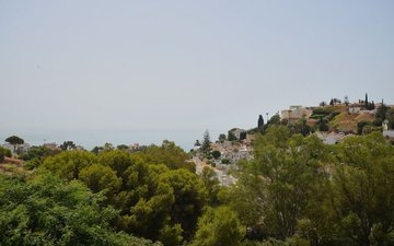 Property slide 17